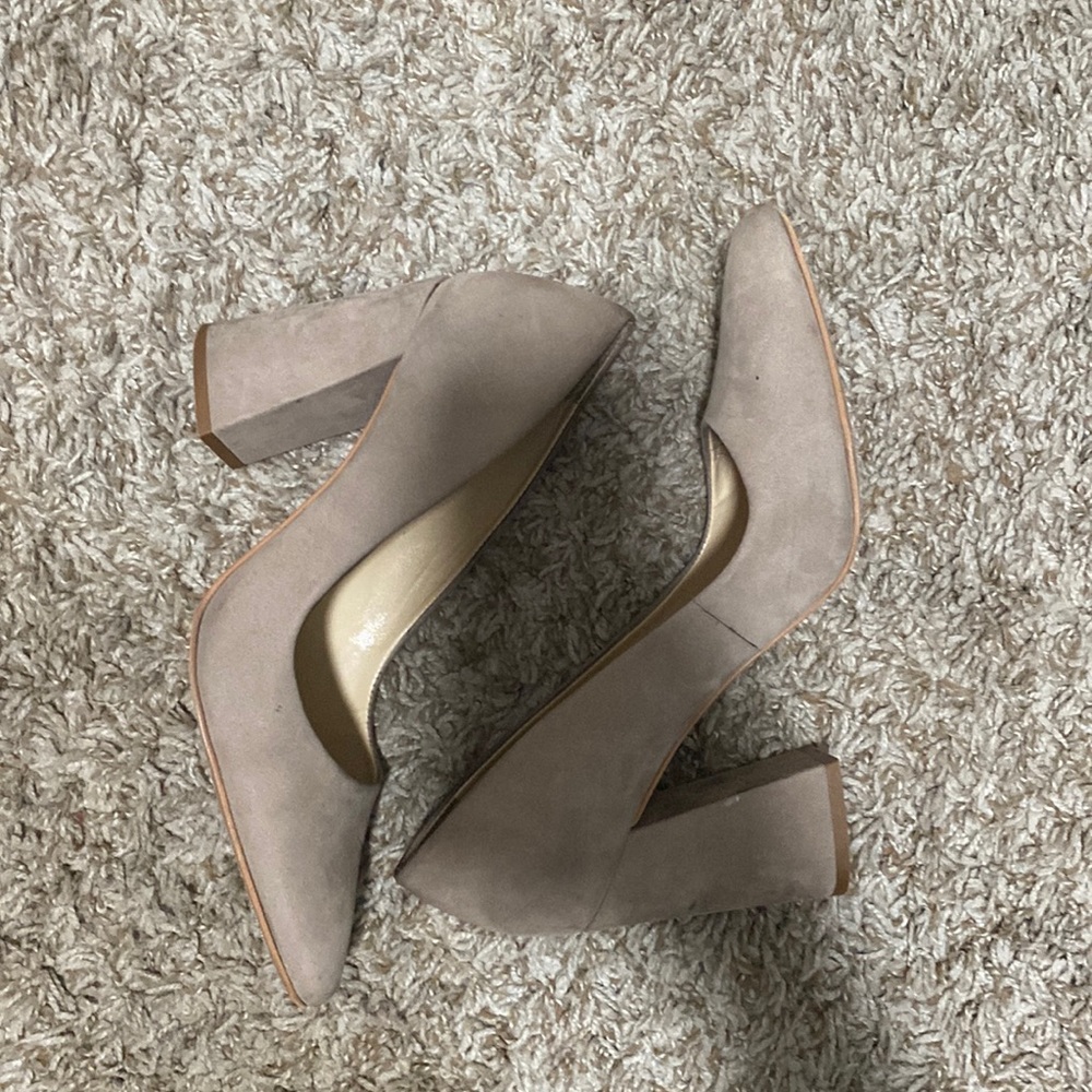 Vince Camuto Pumps